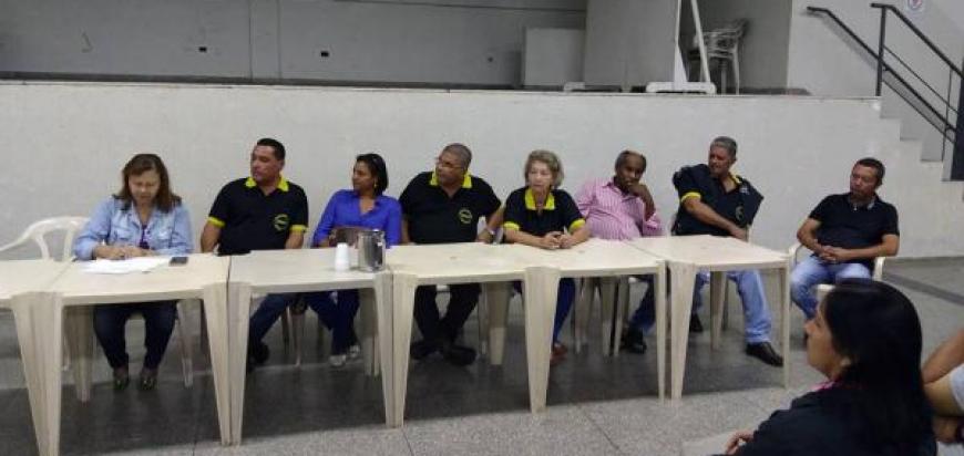 Reunião com a diretoria do SINDISERVE realizada nessa segunda-feira